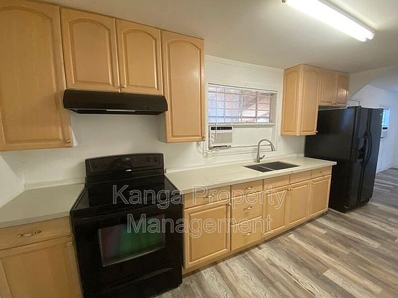 5th image of 3723 Morton Ave APT 1