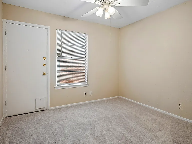 4th Bedroom with outside entrance