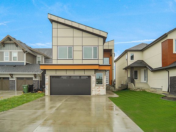 2nd image of 142 Edgewater Cir