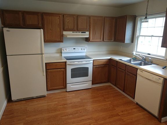 5th image of 270 Talsman Dr Unit 2
