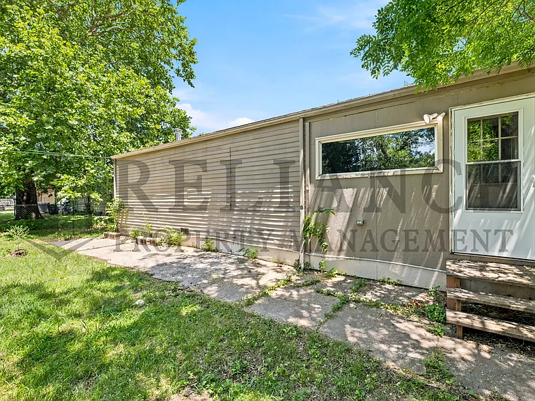 2917 S Walnut St — Photo 14