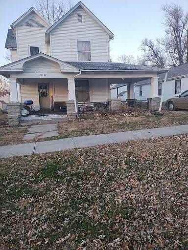 1st image of 215 Polk St