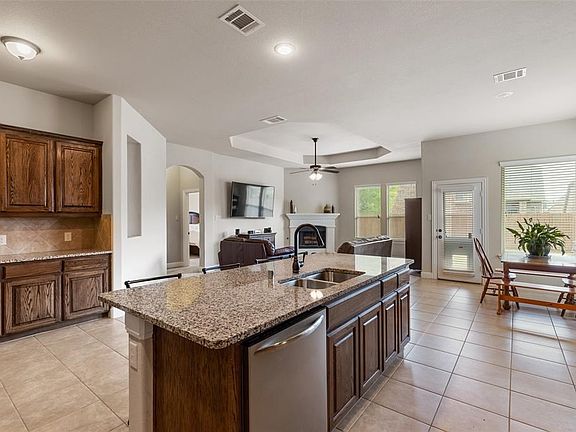 4th image of 10625 Troutt Dr