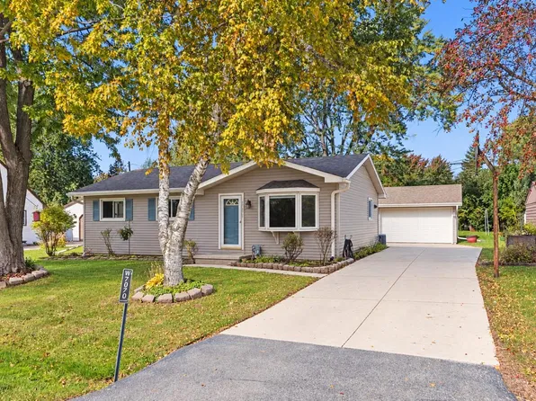 W7070 Verna Rd, Menasha, WI 54952