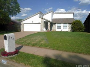 332 N Spruce Ave, Bartlesville, OK 74006