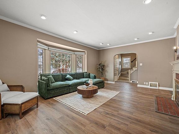 3rd image of 862 South 77th STREET