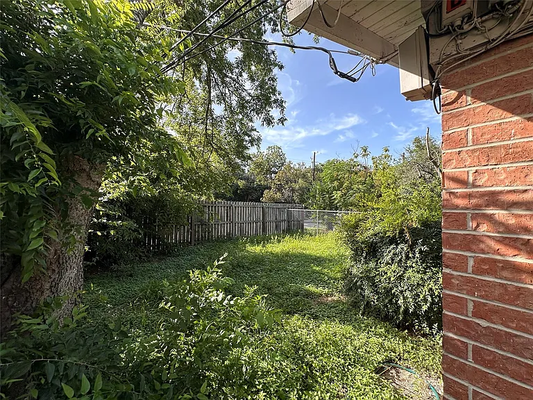 5605 1/2 Jim Hogg Ave #A — Photo 2