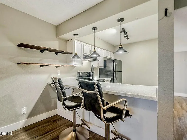 1826 N Spg #201 — Photo 4