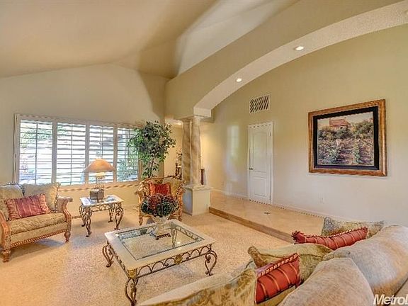 3rd image of 4081 Bancroft Dr