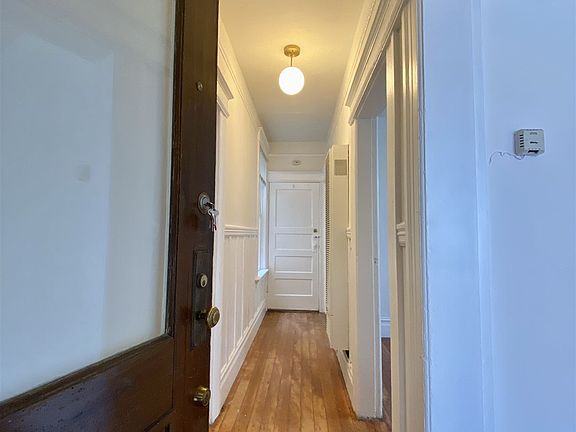 5th image of 400 Union St