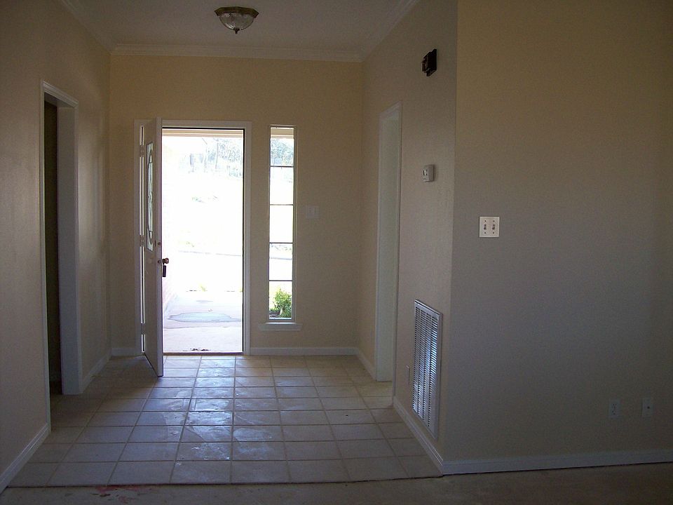 2nd image of 503 Riggs St