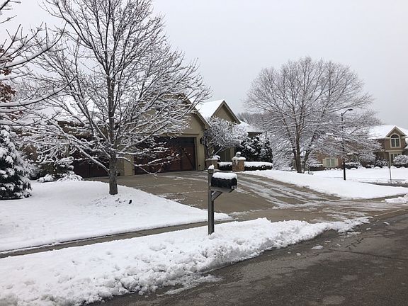 3rd image of 7849 N Dawn Ave