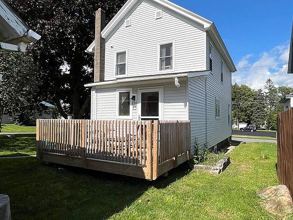 3rd image of 317 Jefferson Ave