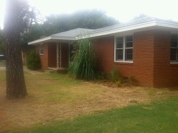 2nd image of 1215 Leslie Ln