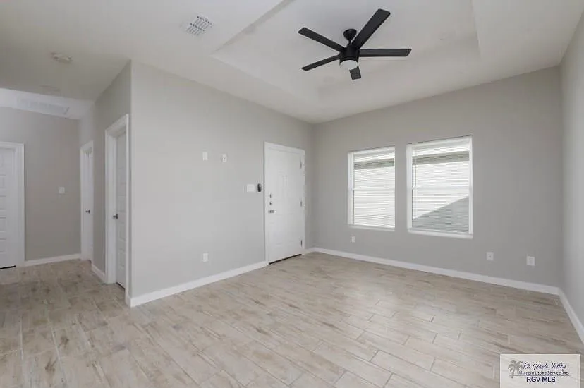 2 bed, 2.0 bath, 1000 sqft, $1,150 — Photo 2