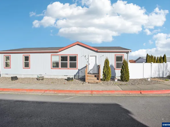 1015 Oak St Unit 62, Silverton, OR 97381