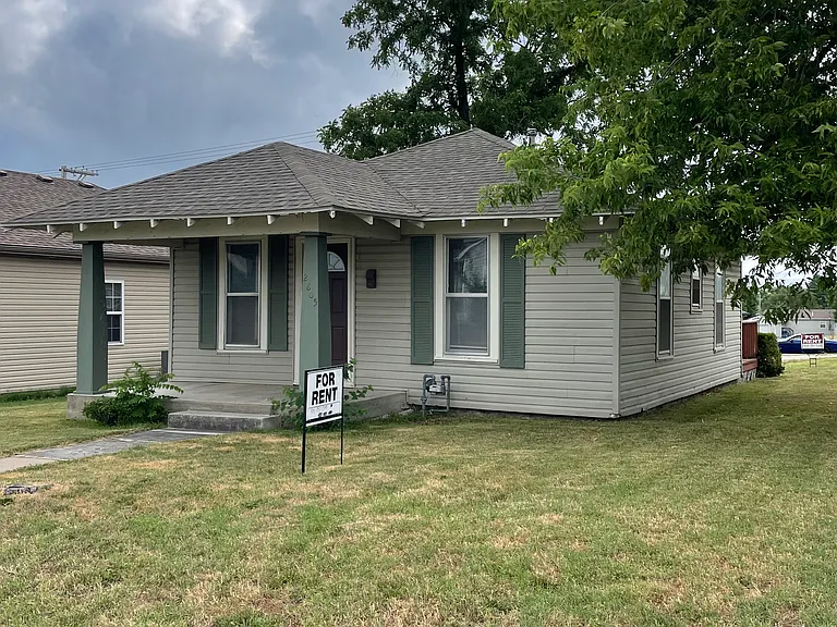 2805 S Joplin Ave — Photo 3