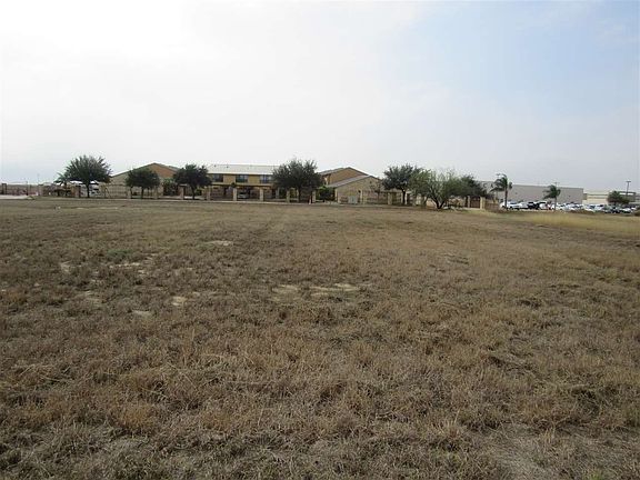 4th image of 1610 Saldana Ave