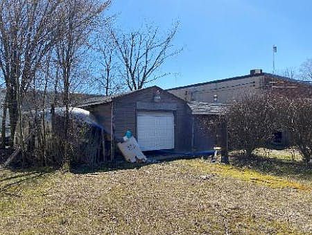 4th image of 1469 E 357th St
