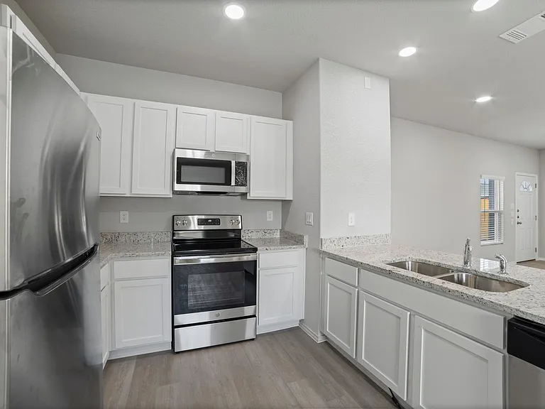 7226 Briar Pl — Photo 8