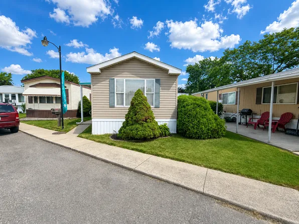 123 Terri Dr, Dearborn Heights, MI 48127