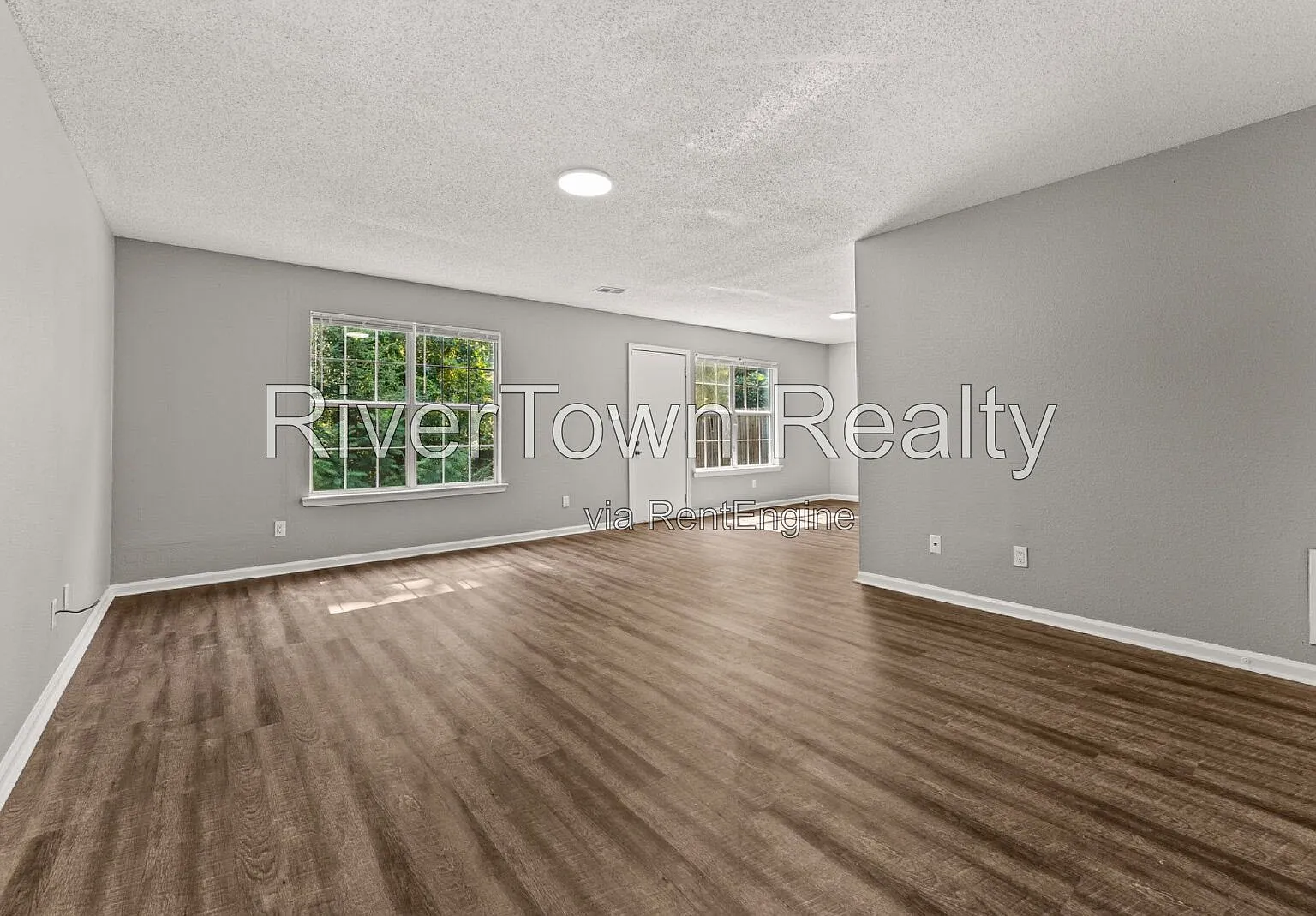 4 bed, 2.5 bath, 1832 sqft, $1,895 — Photo 2
