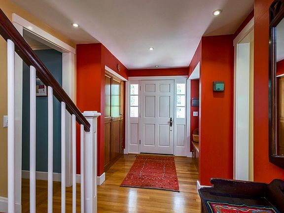 4th image of 539 Lincoln Ave