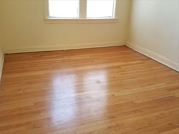 2nd image of 636 N Avers Ave #2