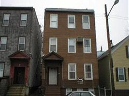 2nd image of 61 Condor St