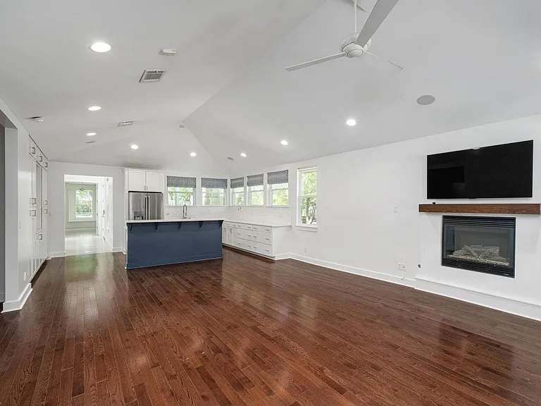 307 W Annie St — Photo 5