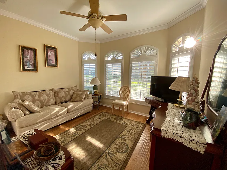 20121 Eagle Glen Way — Photo 5