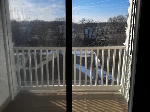 96 Mill St APT 301, Woonsocket, RI 02895