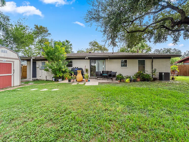 806 Florida Ave — Photo 17