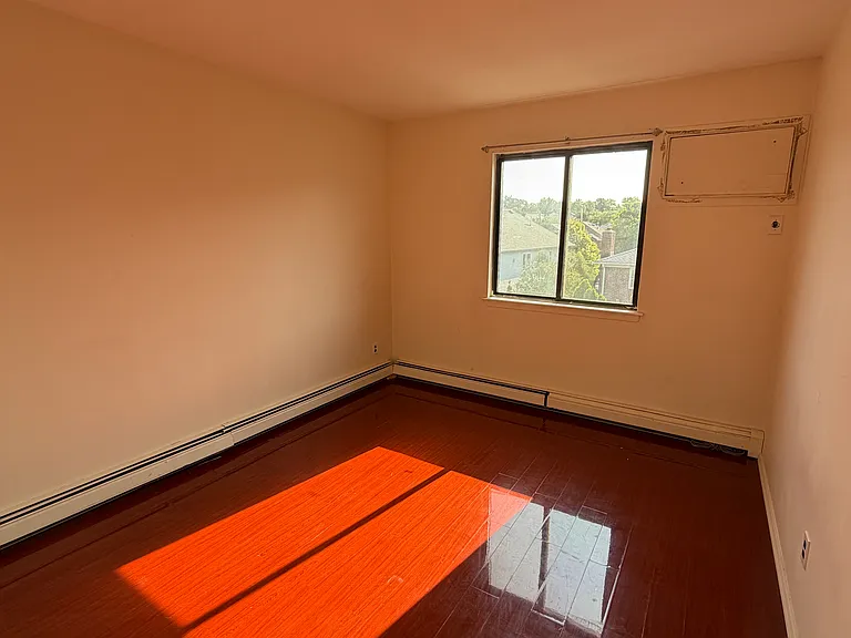 375 Bradley Ave #C — Photo 6