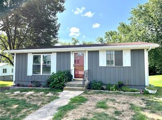 511 NE 83rd St, Kansas City, MO 64118