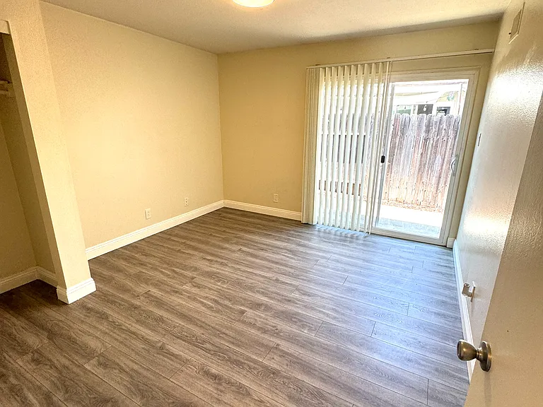 8231 Ellis Ave — Photo 20
