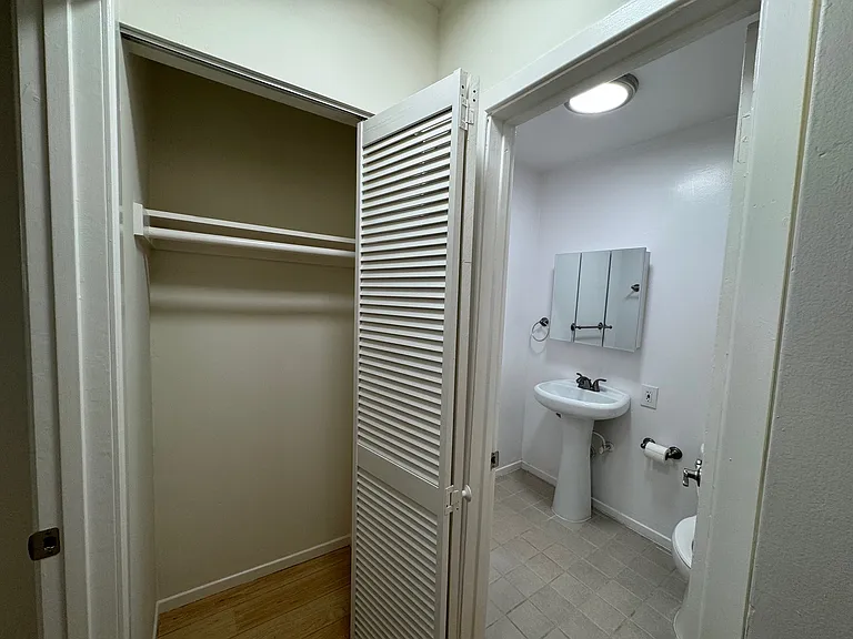 1937 N Bronson Ave #6 — Photo 16