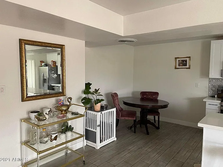 1131 E Marigold Ln — Photo 16