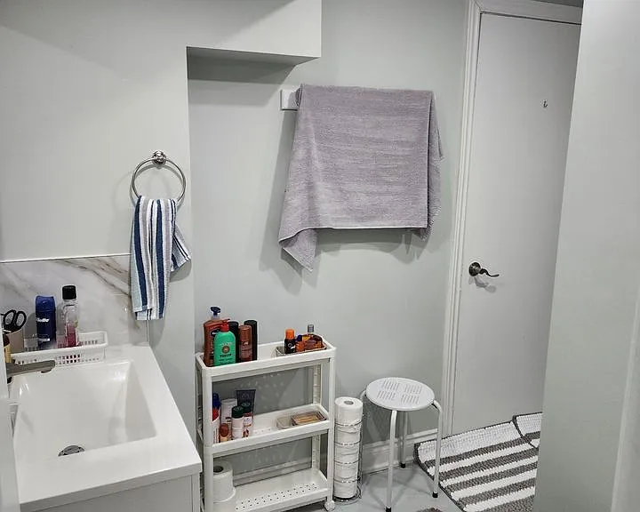 2385 Hargood Pl #LOWER — Photo 11