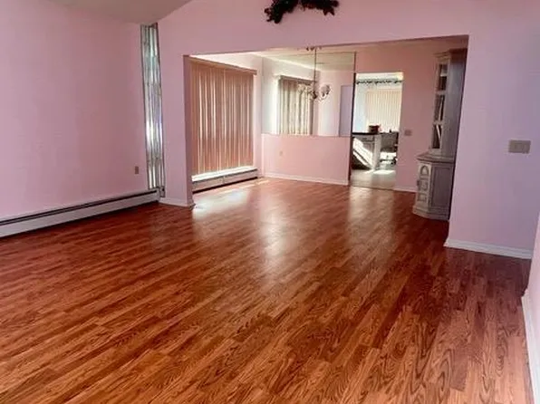 3 Colwyn Way, Toms River, NJ 08757