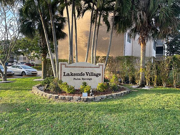 2nd image of 719 Lori Dr APT 114