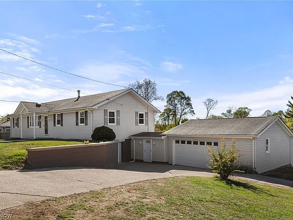 2nd image of 61060 Webb Heights Rd