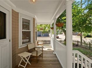 814 W Shore Rd, Warwick, RI 02889