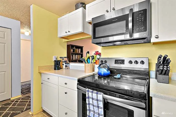 Building Photo - 3312 I St NE #D202