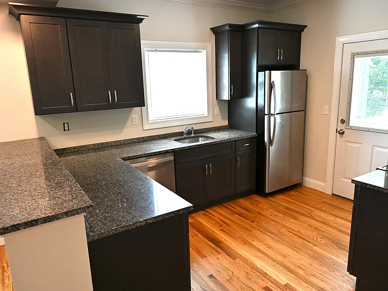 16 White Oaks Ter — Photo 1