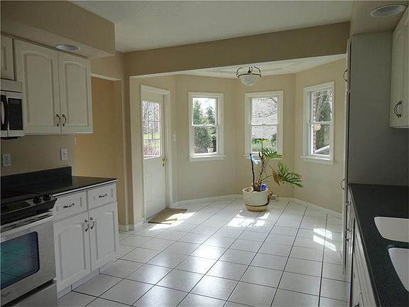 5th image of 211 Pats Dr
