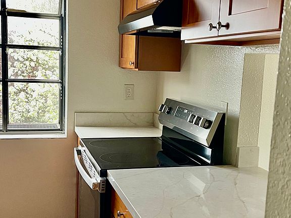 2nd image of 22 5th St NW #C
