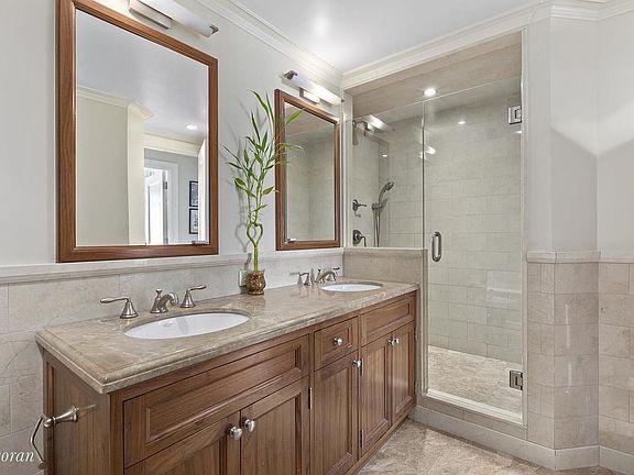 4th image of 400 E 70th St APT 1906