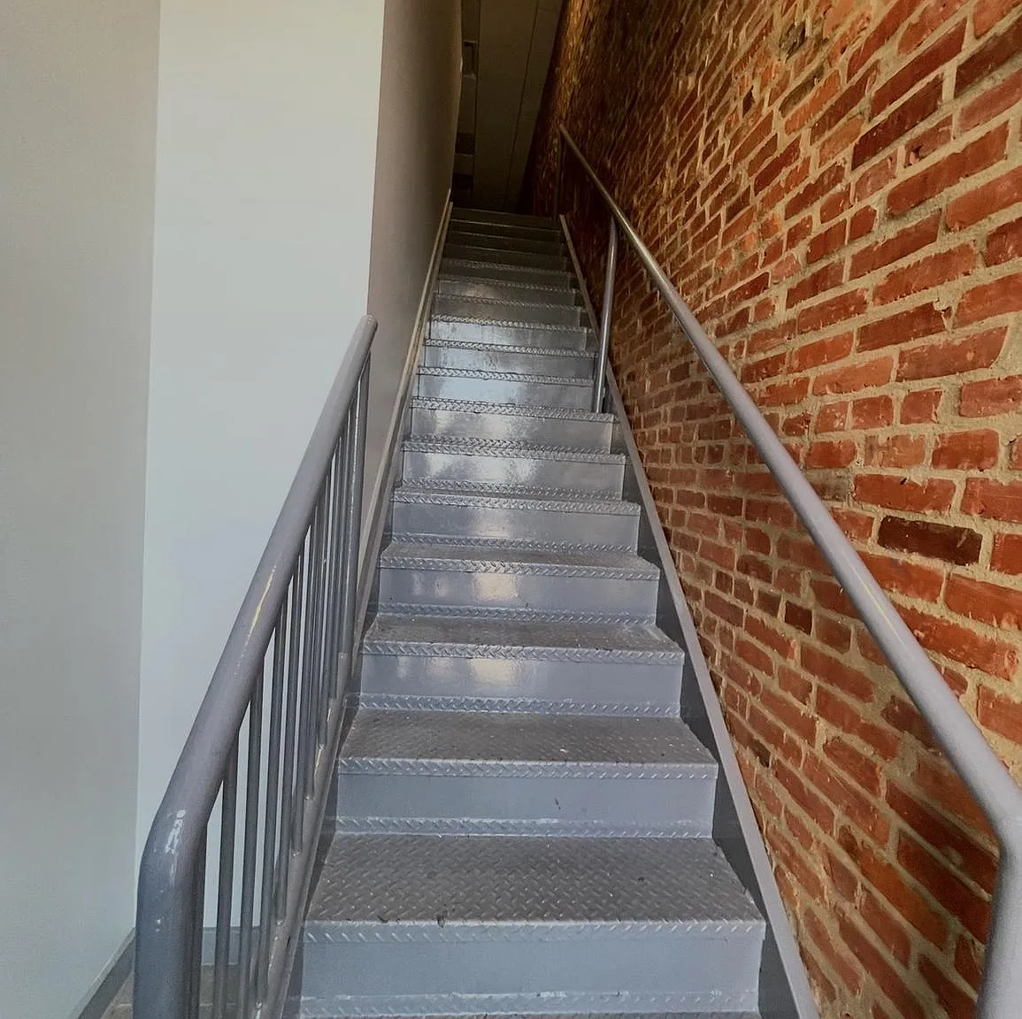 Studio, 1404 sqft, $1,300 — Photo 1