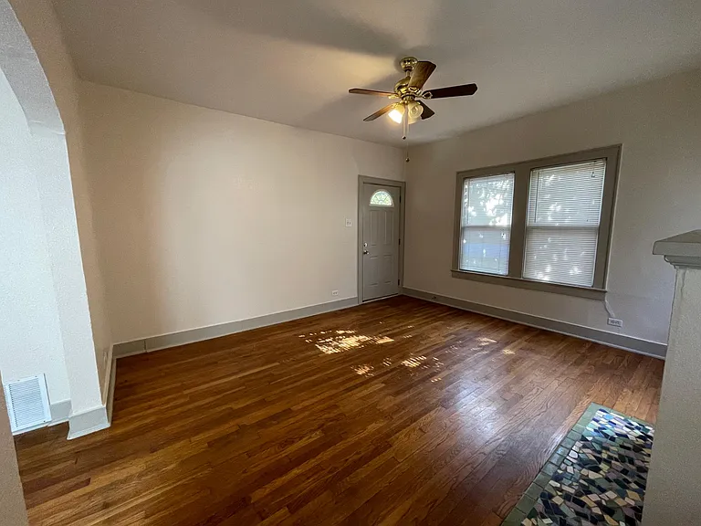 713 E Elmira St — Photo 13